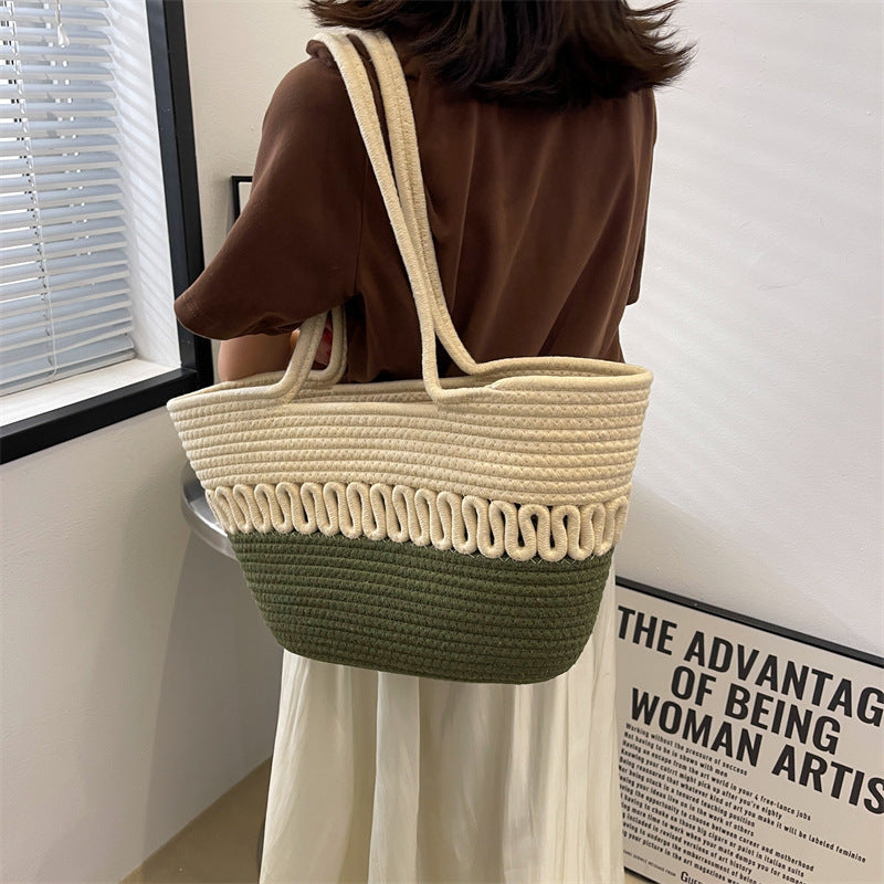 Large-Capacity Woven Straw Tote Bag for Summer Beach and Vacation Getaways