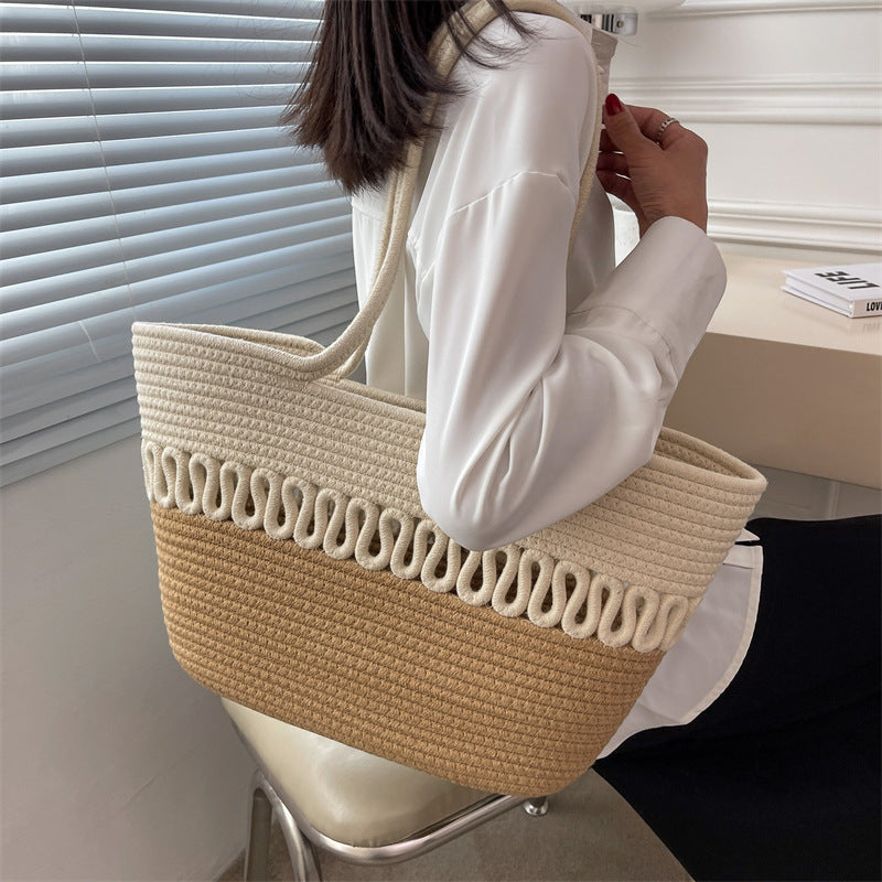 Large-Capacity Woven Straw Tote Bag for Summer Beach and Vacation Getaways